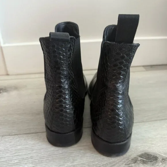 Scarosso Chelsea Italian Leather Boot Black Crocodile Print TOP Condition US 6.5